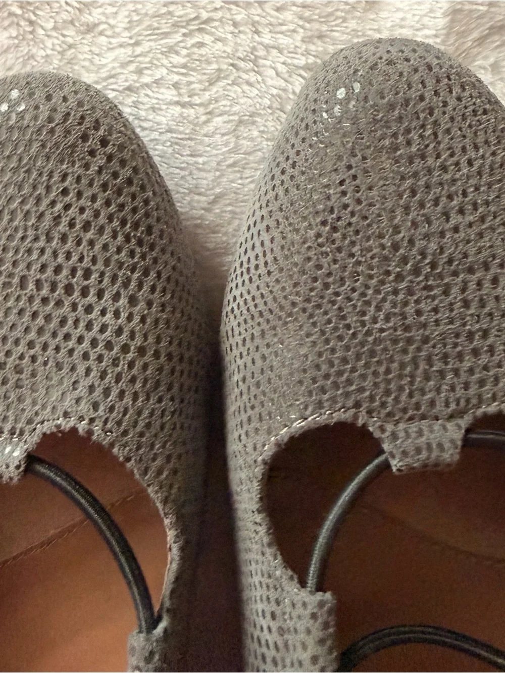 Earthies Essen ballet flats, size 7B, cage-style design with elastic strap
